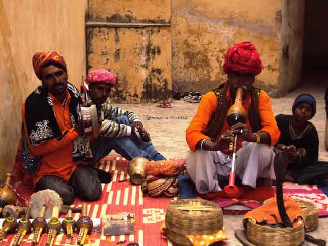 Snake charmers inside Amber fort - rajasthan itinerary