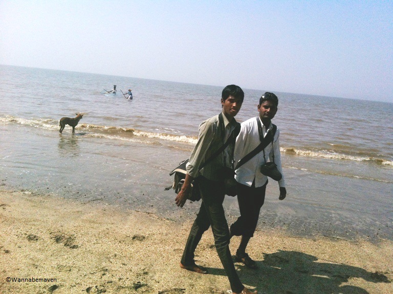 Jhampore beach - Daman - People of Gujarat
