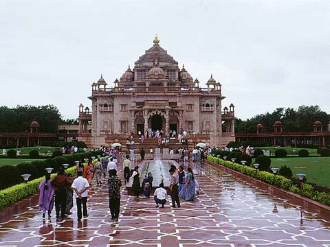 akshardham temple - things to do in ahmedabad